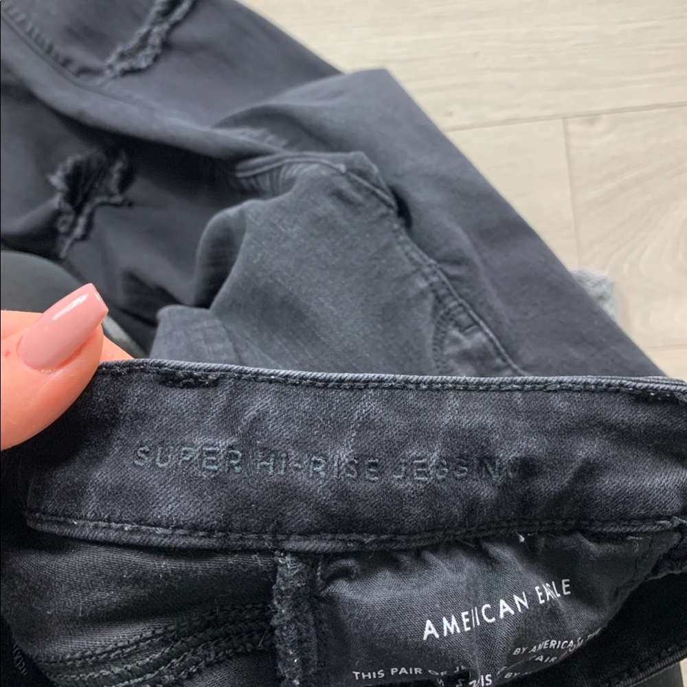 AEO Black Distressed Super Hi-Rise Jegging - Picture 10 of 15